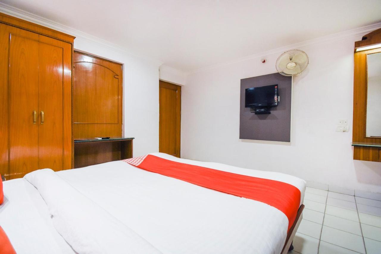 Oyo V International Hotel Амритсар Екстериор снимка